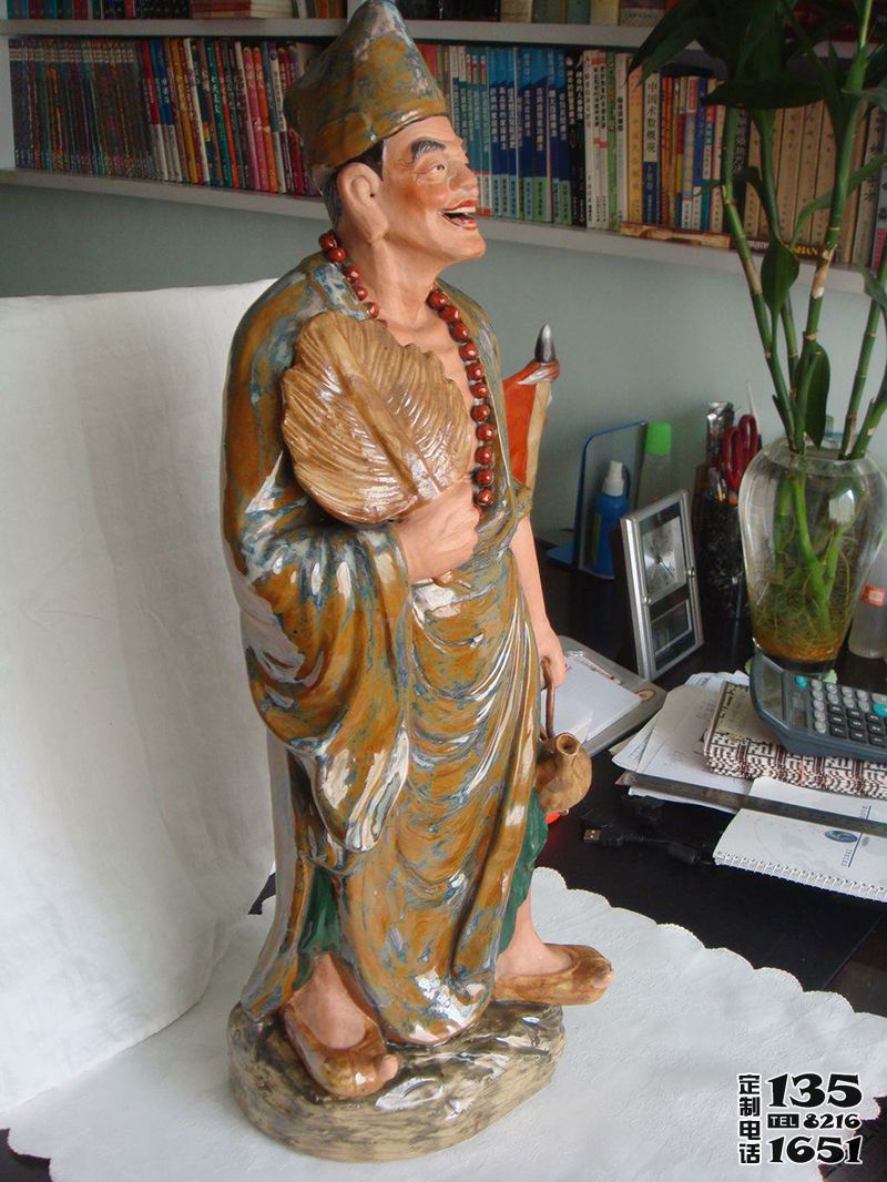 室內(nèi)玻璃鋼彩繪小型擺件濟(jì)公雕塑 室內(nèi)玻璃鋼彩繪小型擺件濟(jì)公雕塑