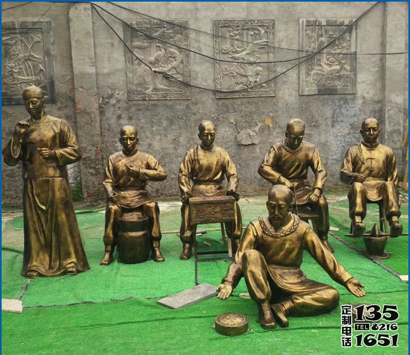街道擺放的玻璃鋼仿銅中醫(yī)制藥情景景觀人物雕塑 街道擺放的玻璃鋼仿銅中醫(yī)制藥情景景觀人物雕塑