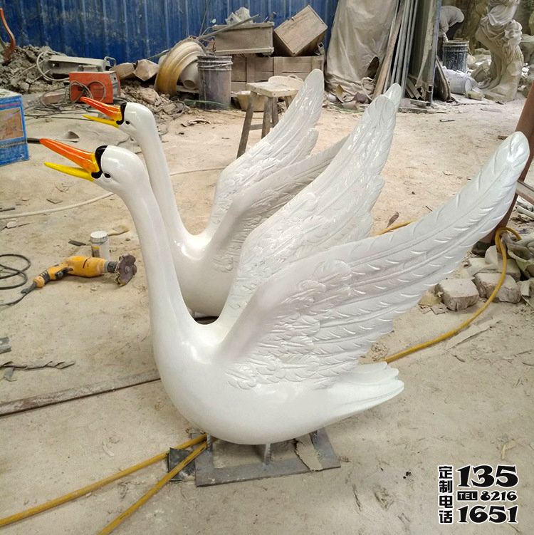 動物園玻璃鋼仿真動物飛翔的白天鵝雕塑 動物園玻璃鋼仿真動物飛翔的白天鵝雕塑