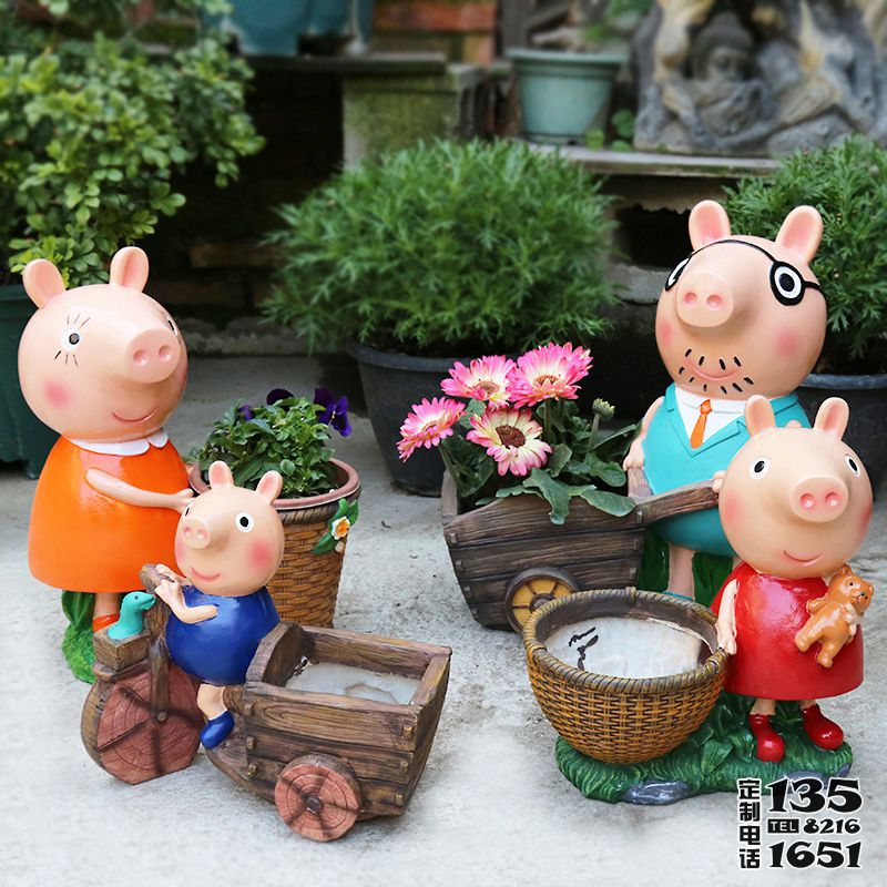 公園創意玻璃鋼卡通小豬佩奇一家雕塑 公園創意玻璃鋼卡通小豬佩奇一家雕塑